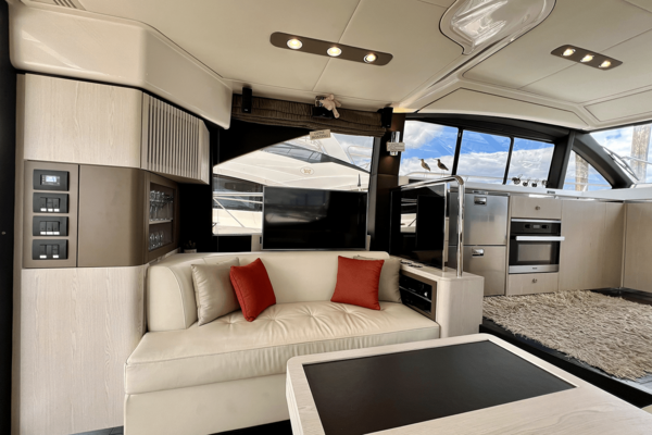 Azimut 50 FLYBRIDGE Yacht For Sale
