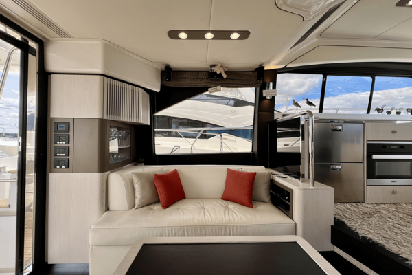 Azimut 50 FLYBRIDGE Yacht For Sale