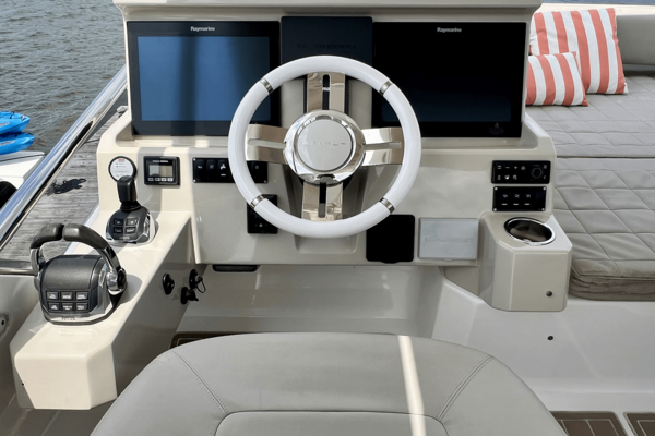 Azimut 50 FLYBRIDGE Yacht For Sale
