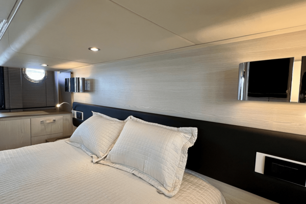 Azimut 50 FLYBRIDGE Yacht For Sale