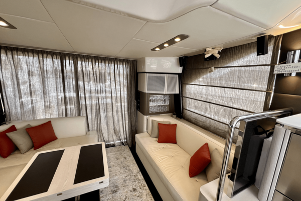 Azimut 50 FLYBRIDGE Yacht For Sale