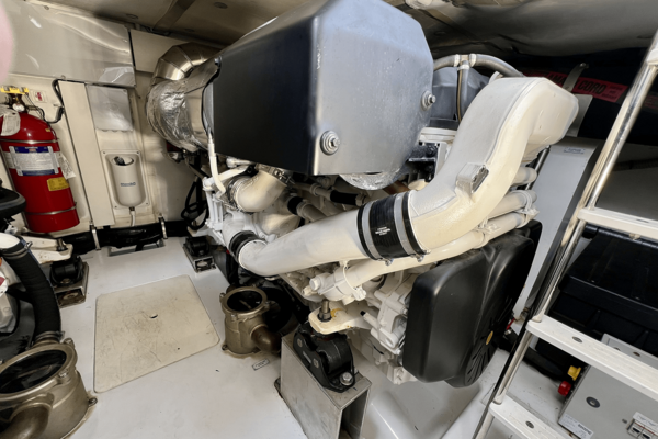 Azimut 50 FLYBRIDGE Yacht For Sale