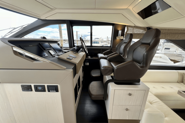 Azimut 50 FLYBRIDGE Yacht For Sale