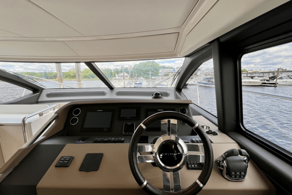 Azimut 50 FLYBRIDGE Yacht For Sale