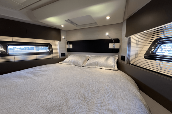 Azimut 50 FLYBRIDGE Yacht For Sale