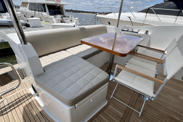 Azimut 50 FLYBRIDGE Yacht For Sale