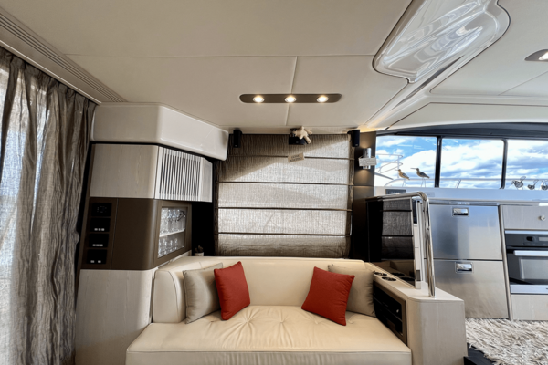 Azimut 50 FLYBRIDGE Yacht For Sale