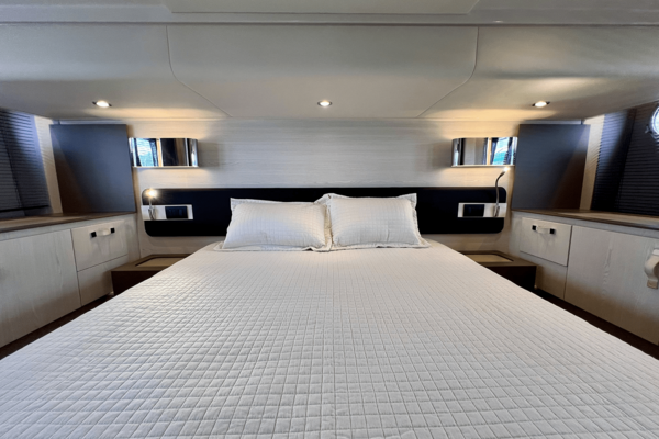 Azimut 50 FLYBRIDGE Yacht For Sale
