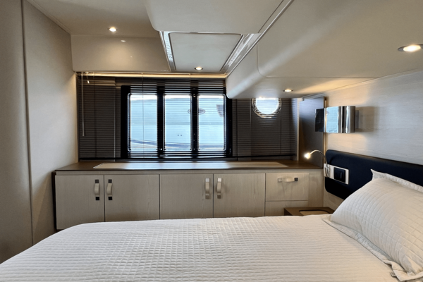 Azimut 50 FLYBRIDGE Yacht For Sale