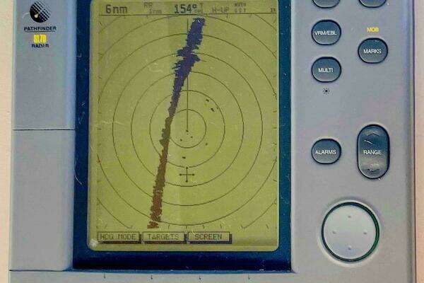 1998 Cruisers Yachts 35