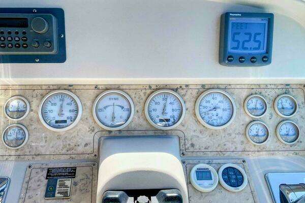 1998 Cruisers Yachts 35