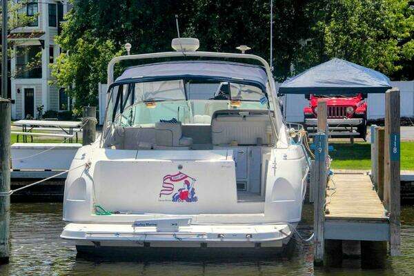 1998 Cruisers Yachts 35