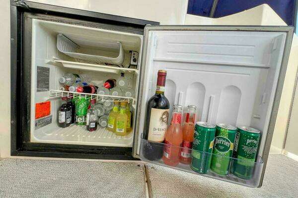 1998 Cruisers Yachts 35