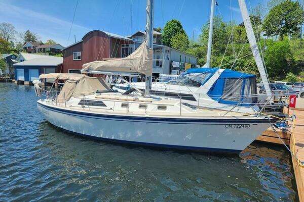35-ft-O'Day-1985-35- Picton  Canada  yacht for sale