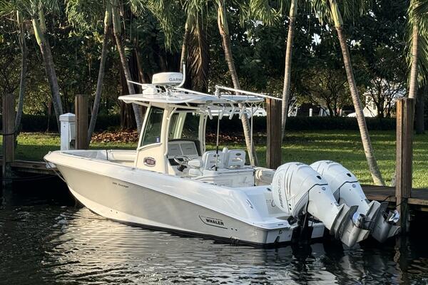 28ft Boston Whaler Yacht For Sale