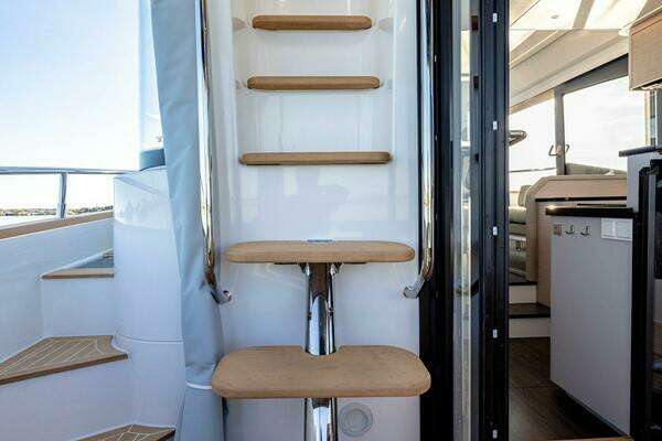 Nimbus 495 Flybridge Yacht For Sale