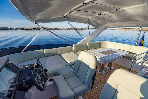 Nimbus 495 Flybridge Yacht For Sale