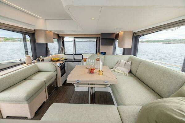 Nimbus 495 Flybridge Yacht For Sale