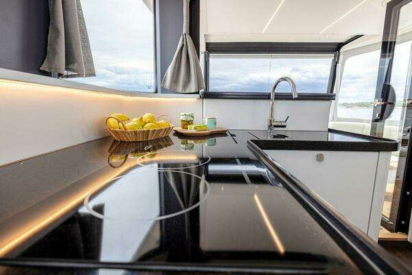 Nimbus 495 Flybridge Yacht For Sale