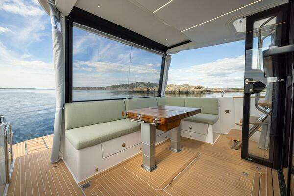 Nimbus 495 Flybridge Yacht For Sale