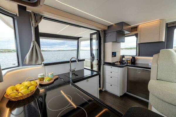 Nimbus 495 Flybridge Yacht For Sale