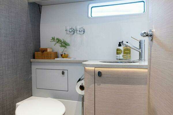 Nimbus 495 Flybridge Yacht For Sale