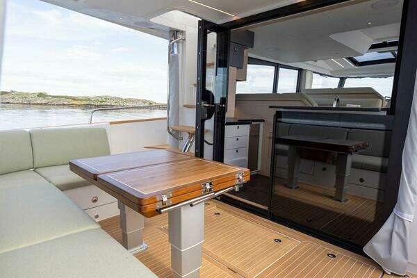 Nimbus 495 Flybridge Yacht For Sale
