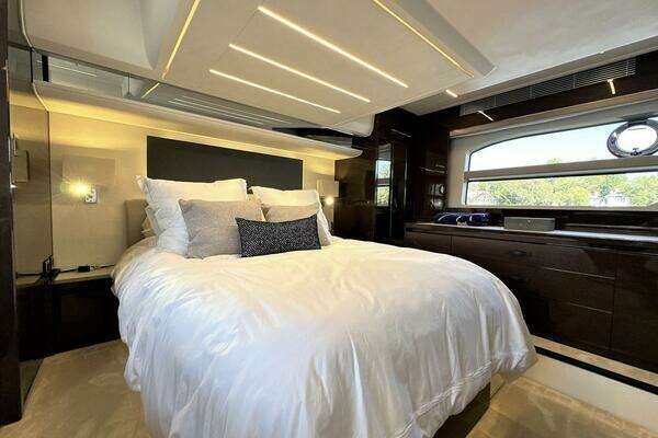 Prestige 59 Fly Yacht For Sale