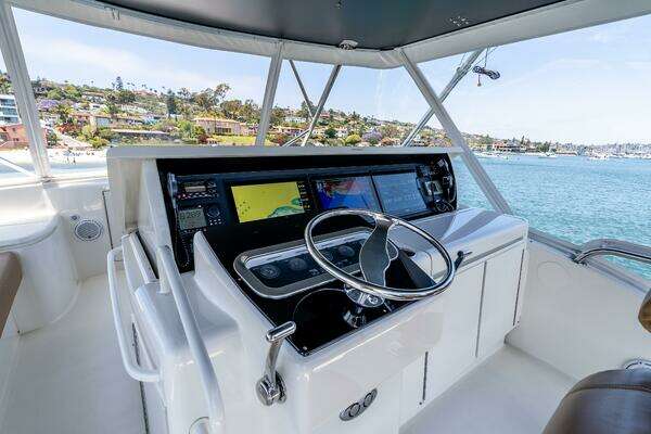 Hatteras 54 Convertible Yacht For Sale