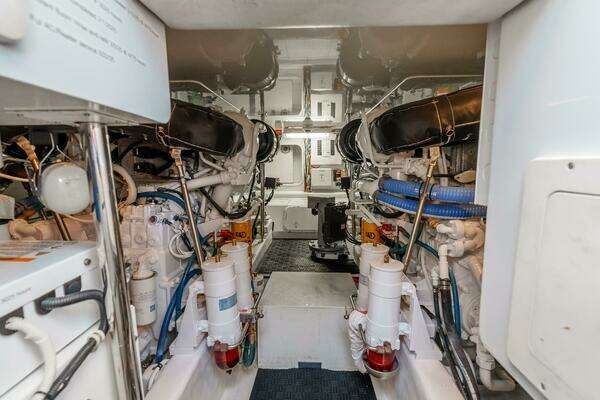Hatteras 54 Convertible Yacht For Sale