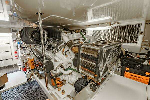 Hatteras 54 Convertible Yacht For Sale