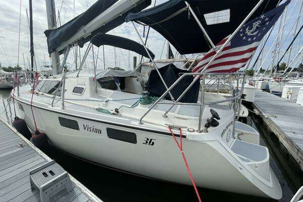 Photo of the 1991 Hunter 36 Vision