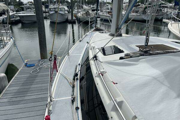 Photo of the 1991 Hunter 36 Vision