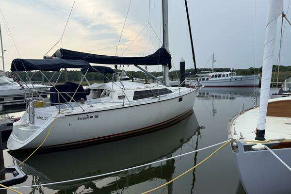 Photo of the 1991 Hunter 36 Vision