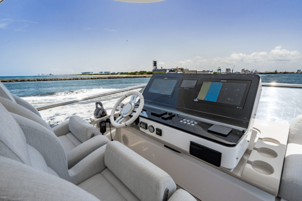Azimut 60 FLY Yacht For Sale
