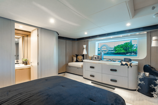 Azimut 60 FLY Yacht For Sale
