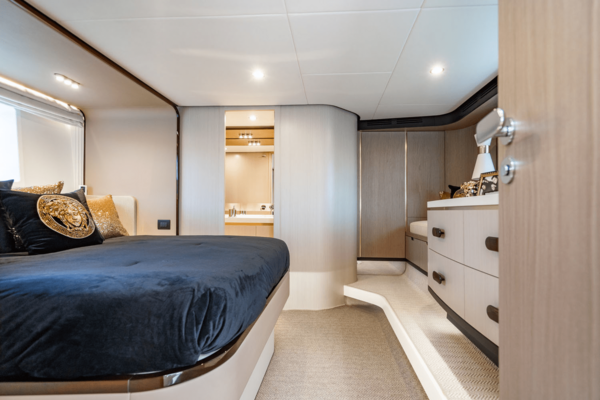 Azimut 60 FLY Yacht For Sale