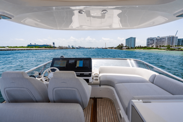 Azimut 60 FLY Yacht For Sale
