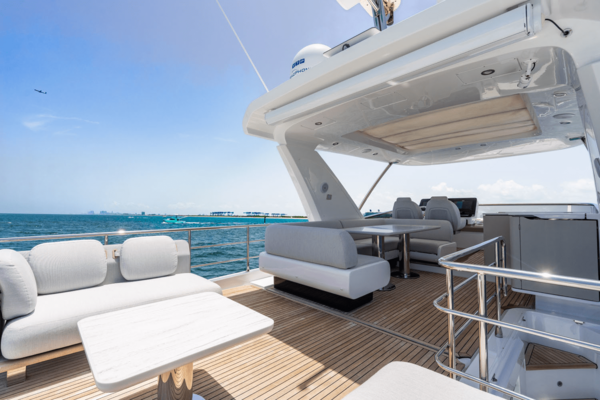 Azimut 60 FLY Yacht For Sale