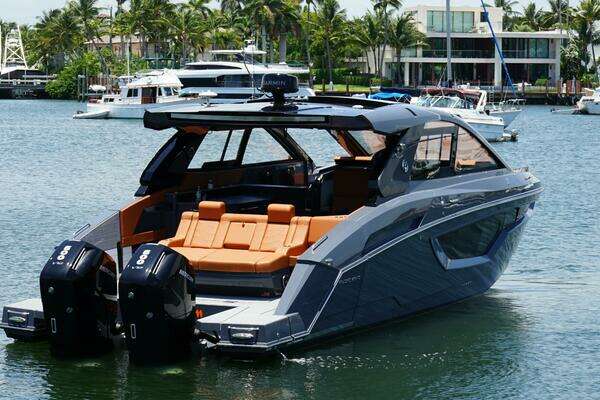2023 Cruisers Yachts 42