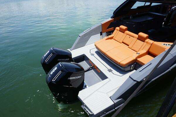 2023 Cruisers Yachts 42