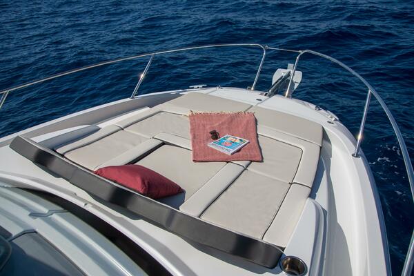 Photo of the 2026 Jeanneau Leader 9.0 WA