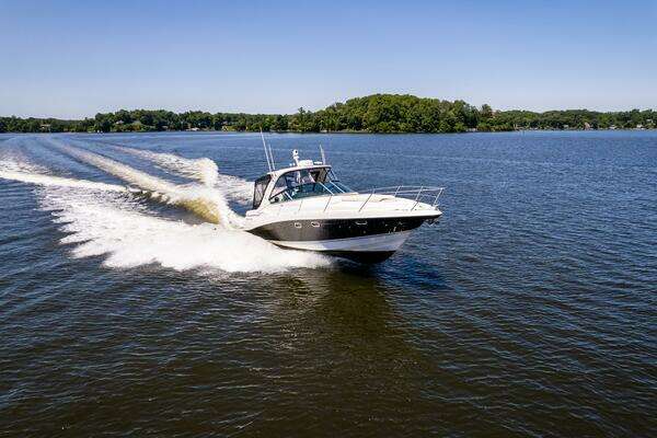 Photo of the 2008 Four Winns V378 "Four Fans"