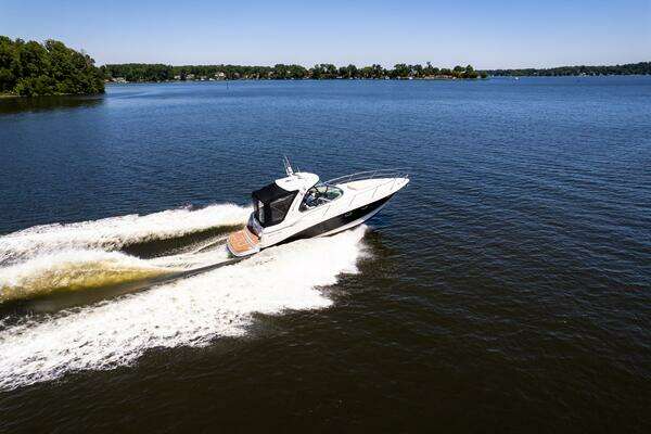 Photo of the 2008 Four Winns V378 "Four Fans"