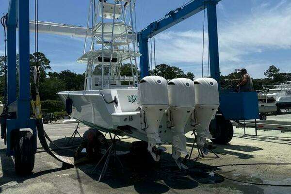 Contender 39 ST Yacht For Sale