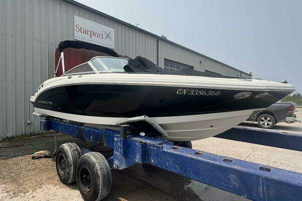 22-ft-Chaparral-2012-226 SSI- Port Severn Ontario Canada  yacht for sale