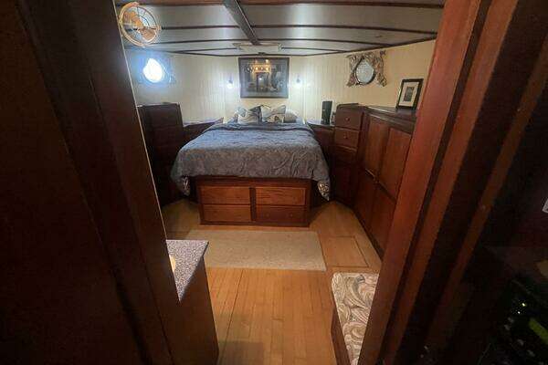 2001 Great Harbour 47