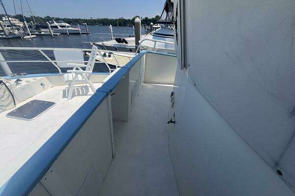 2001 Great Harbour 47