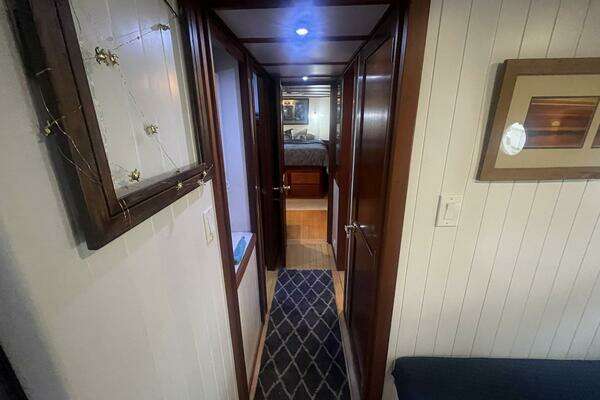 2001 Great Harbour 47