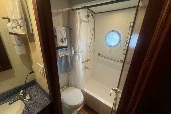 2001 Great Harbour 47